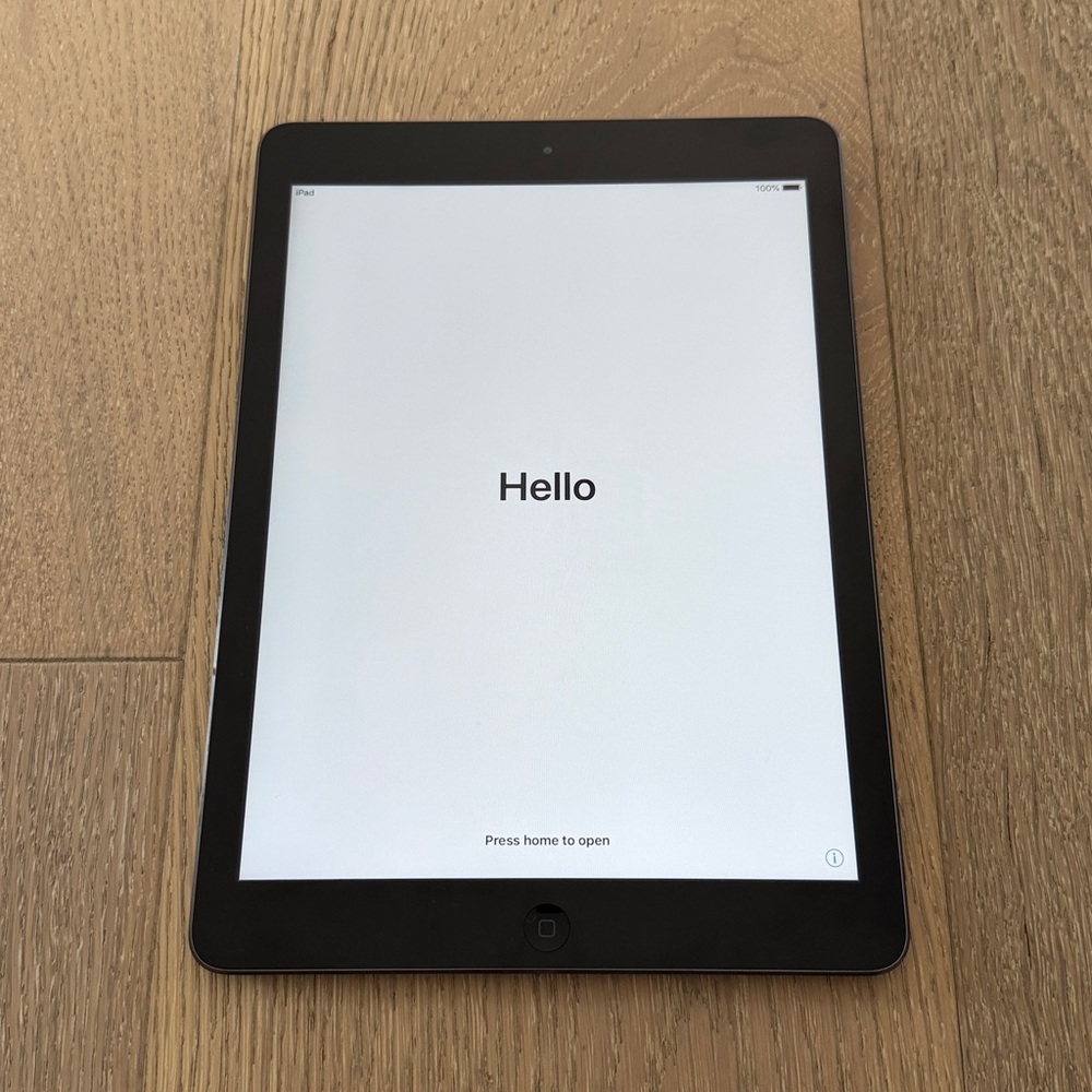 Apple iPad Air 1st Generation 64gb Space Grey 9.7” Screen